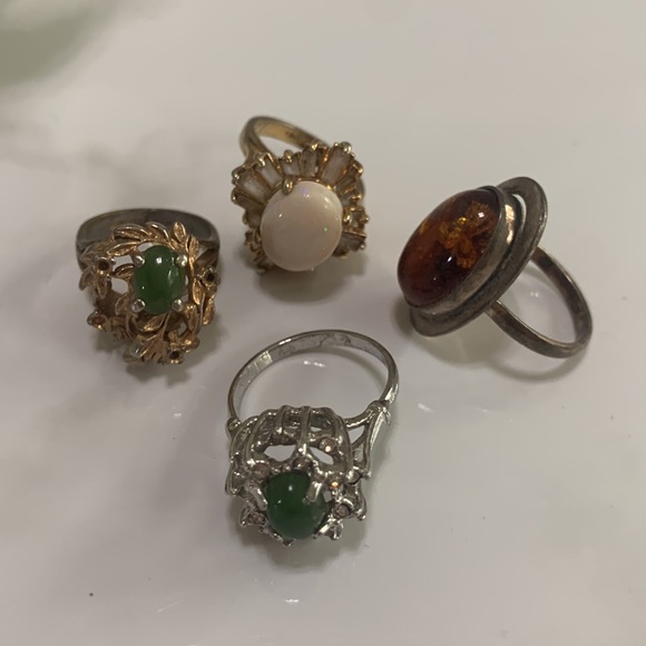 Jewelry - Four rings